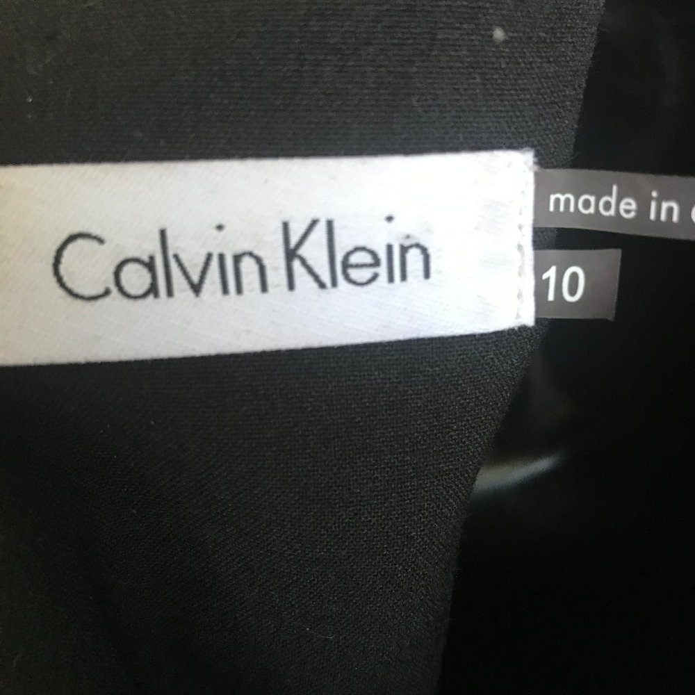Calvin Klein - Picture 3 of 4